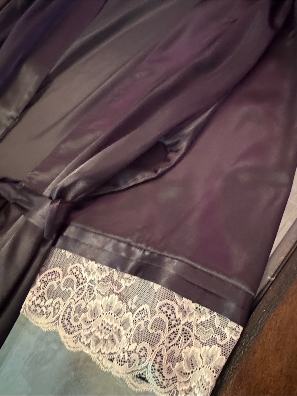 Jones New York Black Satin Robe & Chemise Set with Cream Lace - Picture 11 of 14